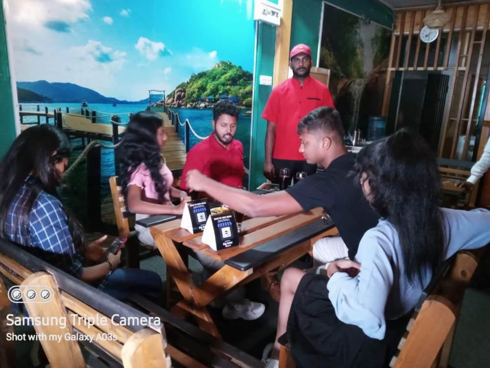 Restaurant Moments